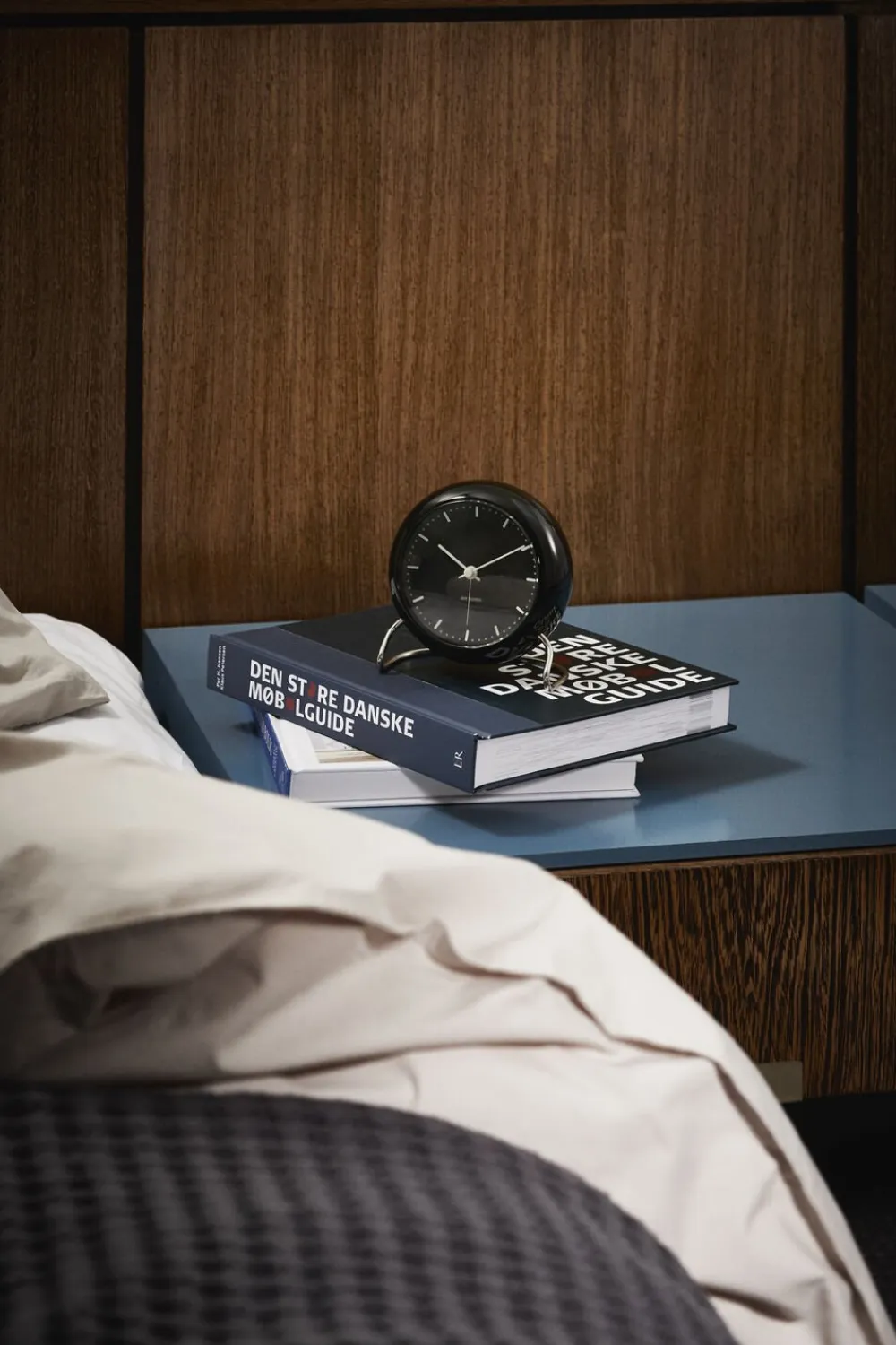 Arne Jacobsen Clocks AJ City Hall bordur sort/sort, Ø 11 cm, alarm Best