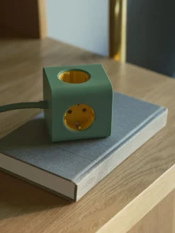 Kreafunk Ampie wired Multistik strømstation Outlet