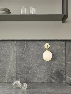 Nuura Apiales Wall, brushed brass / opal