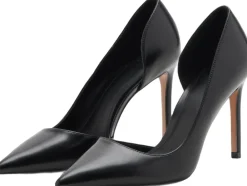 Asymmetrical heeled shoes><noscript><img width=