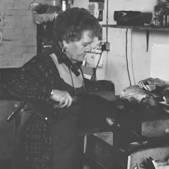 B1 - Large Extra><noscript><img width=