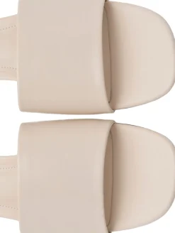 Block heel strap sandal><noscript><img width=