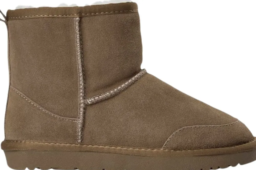 Dame Sofie Schnoor Boot