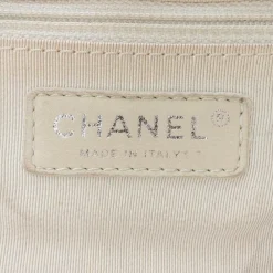 Dame Chanel Vintage Chanel Flap Bag