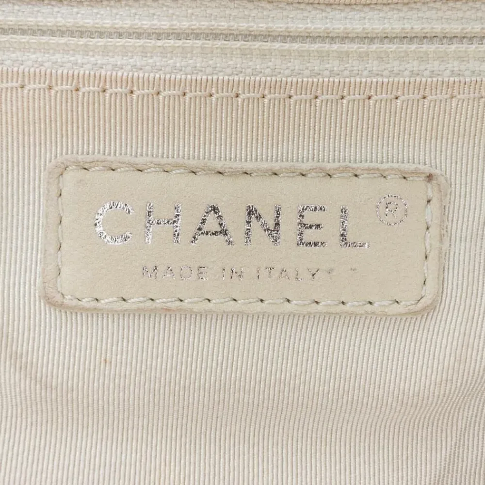 Dame Chanel Vintage Chanel Flap Bag