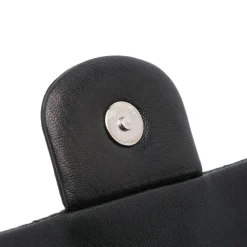 Dame Chanel Vintage Chanel Flap Bag