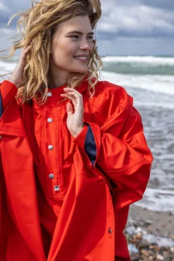 Dame Danefæ Danerain Poncho Bright