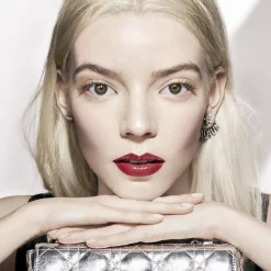 Addict - Shine Lipstick - 90% Natural Origin - Refillable 3,2 g><noscript><img width=