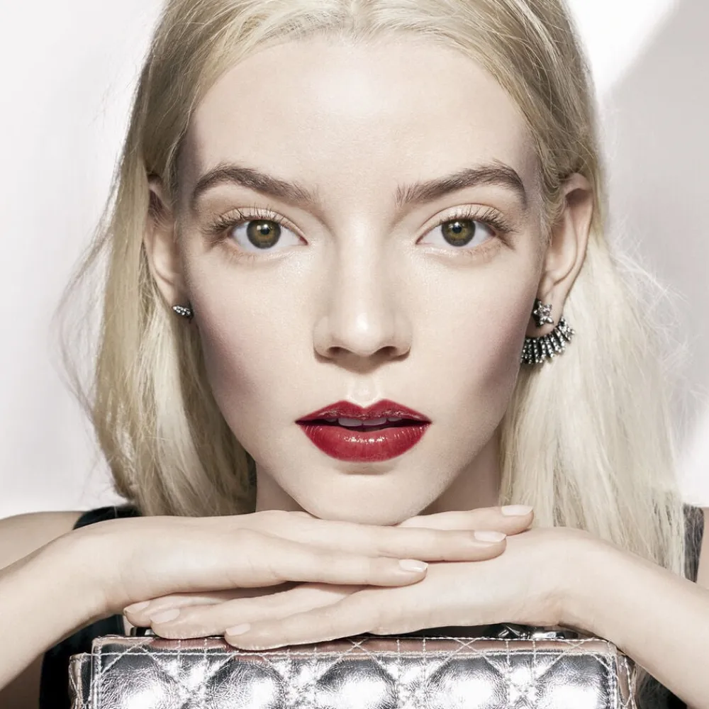 Addict - Shine Lipstick - 90% Natural Origin - Refillable 3,2 g>DIOR Outlet