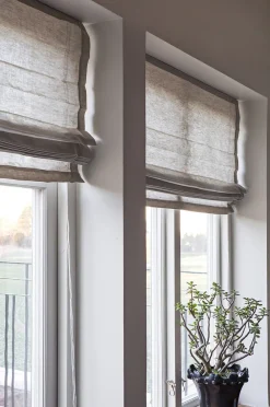 Ebba Roman Blind><noscript><img width=