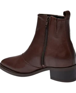 Pavement Elva Brown Clearance