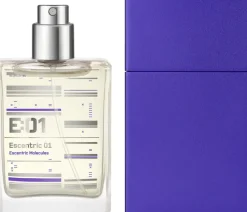 Escentric 01><noscript><img width=