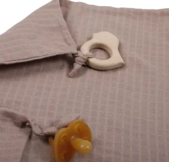 Børn Müsli by Green Cotton Figure blankie teether