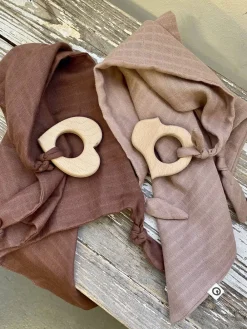 Børn Müsli by Green Cotton Figure blankie teether