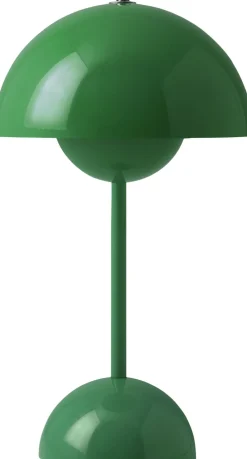 &Tradition Flowerpot Portable Lamp VP9, Magnetic Charger Signal green