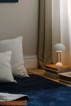 &Tradition Flowerpot Portable Lamp VP9, Magnetic Charger Matt white Online