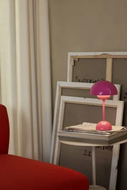 &Tradition Flowerpot Portable Lamp VP9, Magnetic Charger Tangy pink Outlet