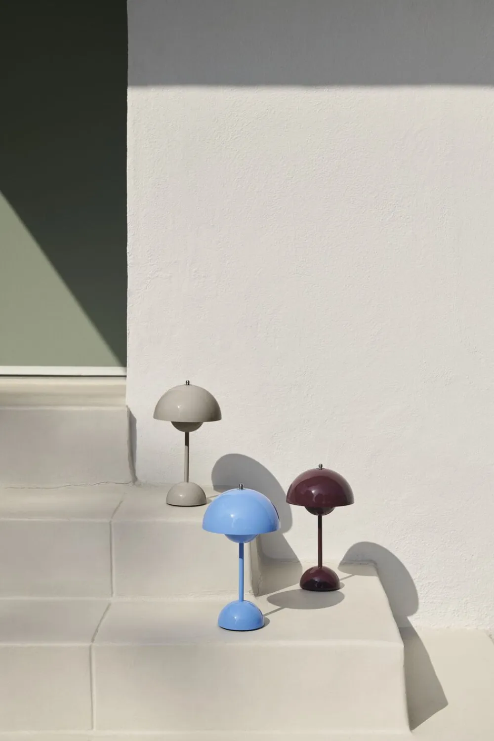 &Tradition Flowerpot Portable Lamp VP9, Magnetic Charger Swim blue Sale