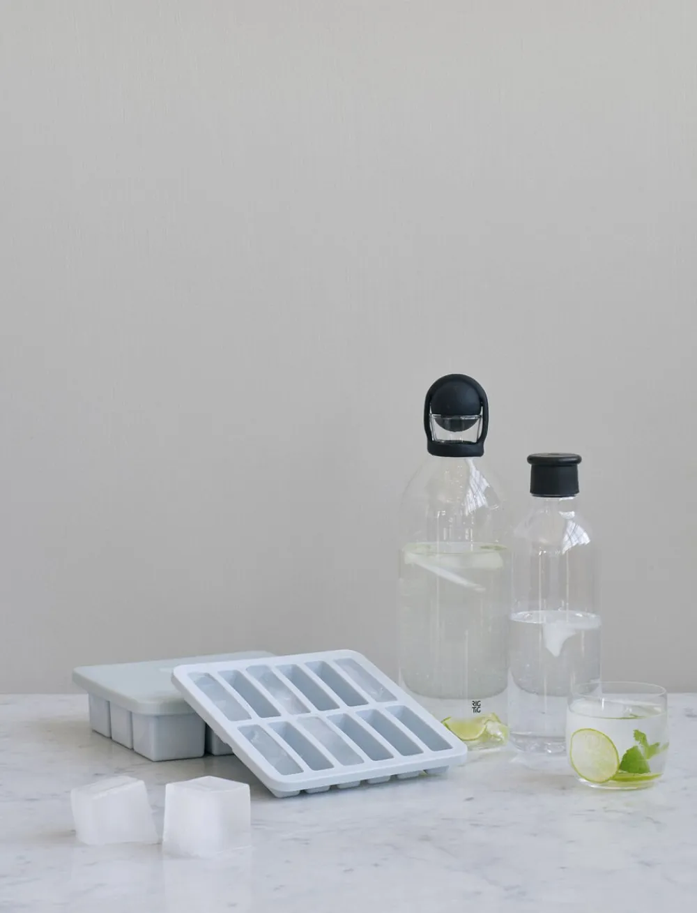 RIG TIG FREEZE-IT isterningbakke med låg light blue