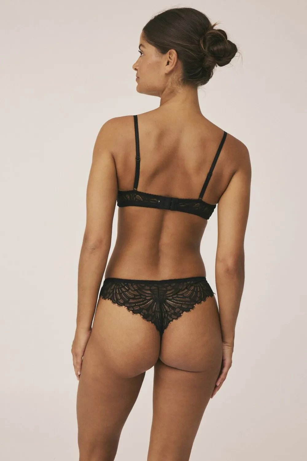 Dame Magasin du Nord Collection Frill 3 String