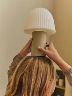 Børn Ferm Living Frill Portable Lamp - Cashmere/White