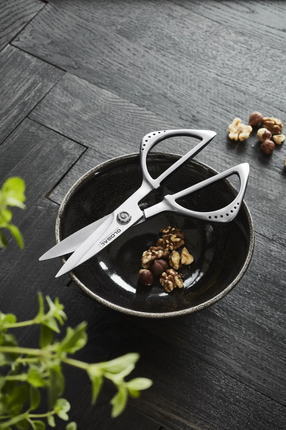 GKS-210 Køkkensaks stål 21 cm>Global Hot