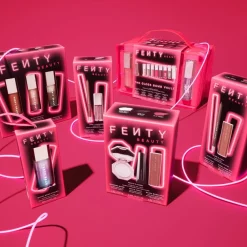 Fenty Beauty by Rihanna Glow'N Xtra - Læbeblyant Trace'd Out og Gloss Bomb Stix