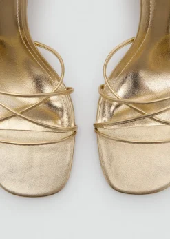 Heeled sandal with crossed straps><noscript><img width=