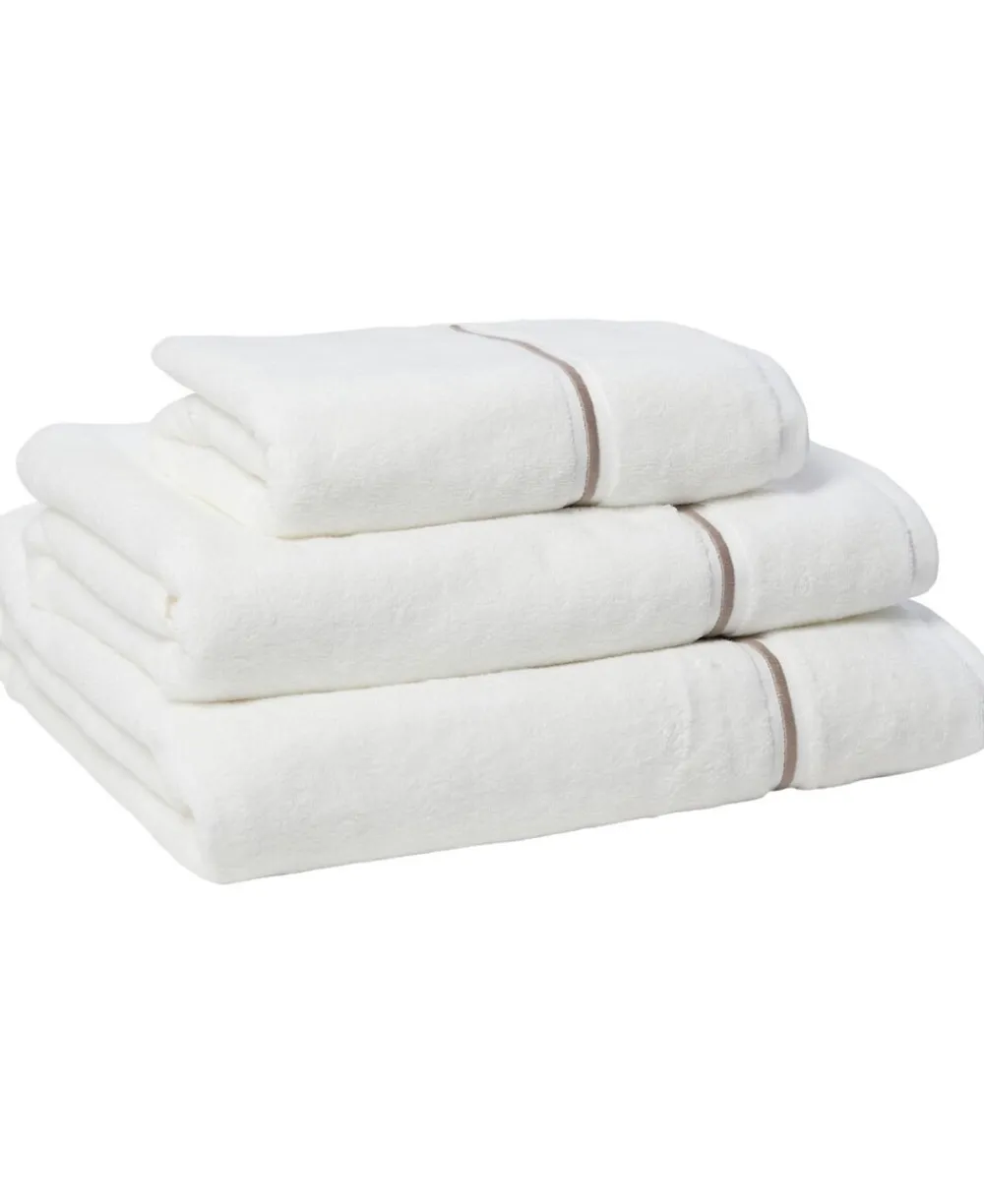 Magasin du Nord Collection Håndklæde m/broderi