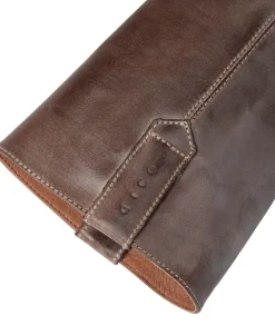 Julia - Escovado><noscript><img width=