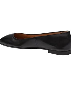 Pavement Katie Black studs