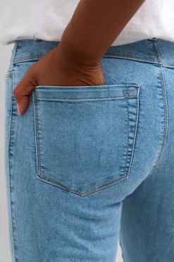 KAvicky Straight><noscript><img width=