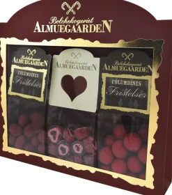 Kærligheds-Gaveæske med hjerte bolcher, hindbær choko-lakridser og hin>Almuegaarden Discount