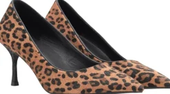 Laura Leo>Woden Best