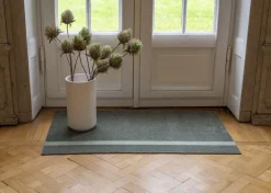 Løber, 67x120 cm, stripe vertical lysgrøn/støvet grøn>Tica Copenhagen