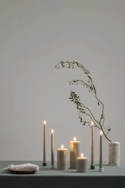 Uyuni LED pillar candle, Oyster Grey, Smooth, 7,8x15 cm