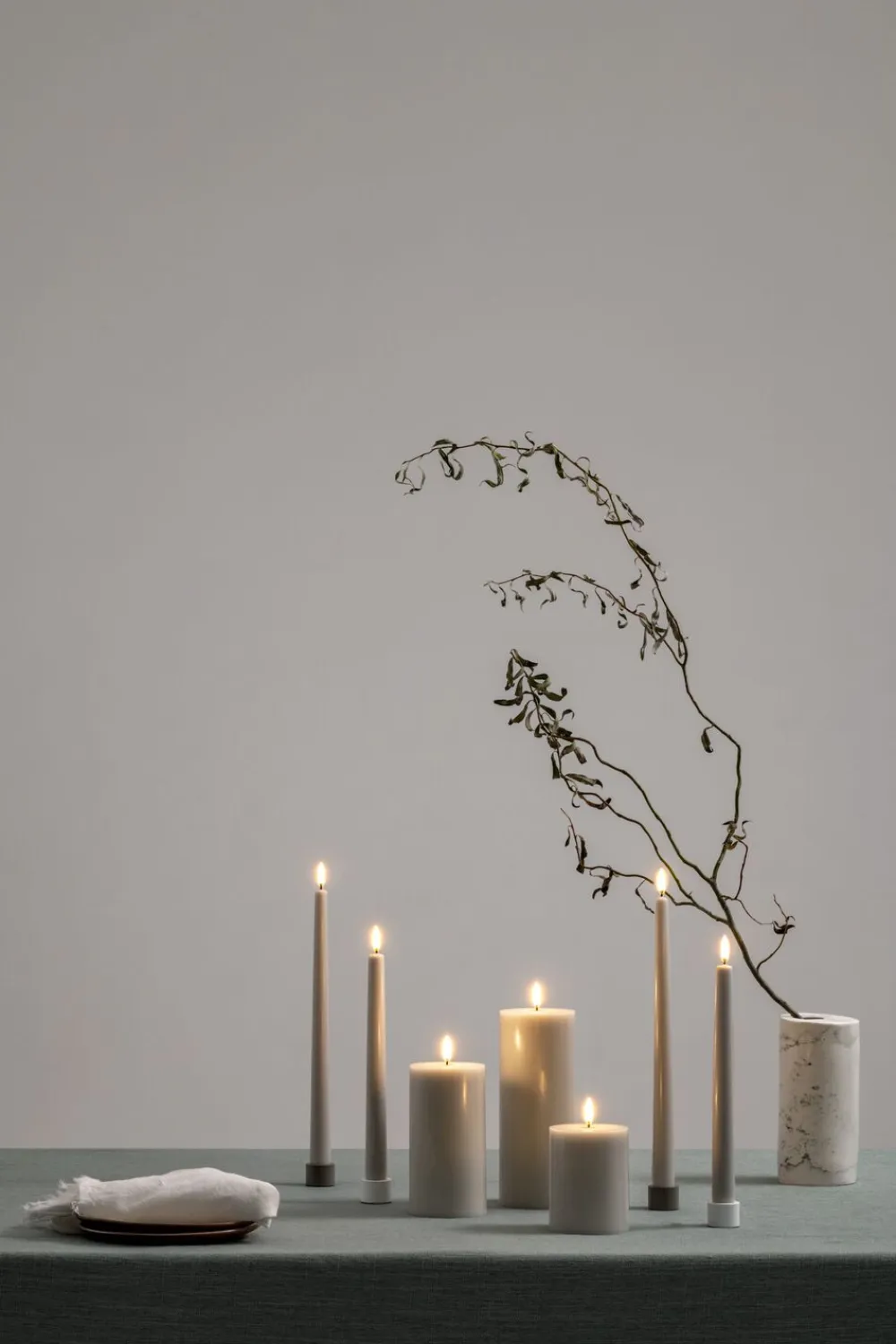 Uyuni LED pillar candle, Oyster Grey, Smooth, 7,8x15 cm