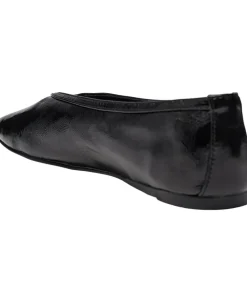 Leni>Steve Madden Hot