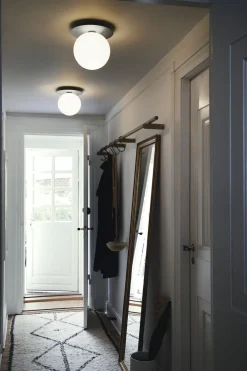 Nuura Liila 1 Large IP44 Light silver / opal