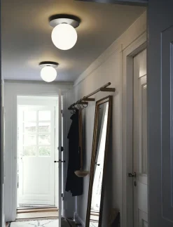 Nuura Liila 1 Large IP44 Light silver / opal