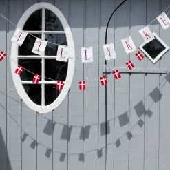 Lille flagranke med Dannebrogsflag><noscript><img width=