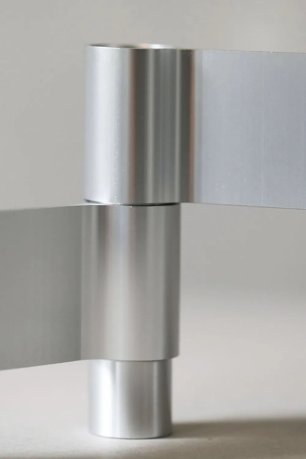 LINK, CANDLE HOLDER, POLISHED ALUMINIUM, 11060P>Studio About Hot