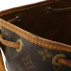 Dame Louis Vuitton Vintage Louis Vuitton Shoulder Bags