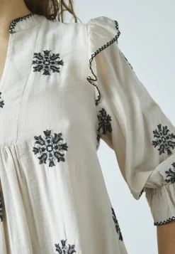 love 1235-1><noscript><img width=