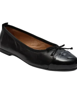 Pavement Lucy Black/black patent Hot