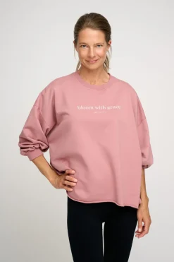 Dame moshi moshi mind mantra sweat