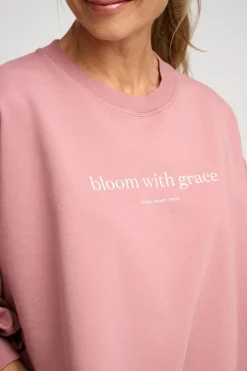 Dame moshi moshi mind mantra sweat