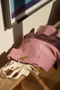 Dame moshi moshi mind mantra sweat