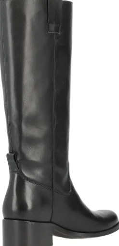 MARTINA LONG><noscript><img width=