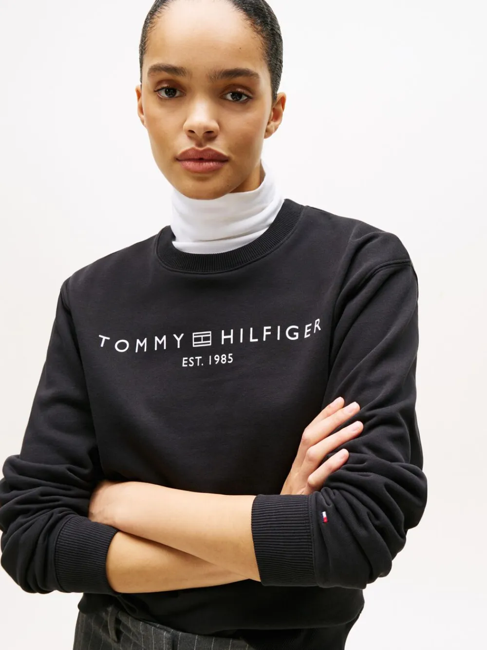 Tommy Hilfiger MDRN REG CORP LOGO C-NK SWTSHRT Black Sale